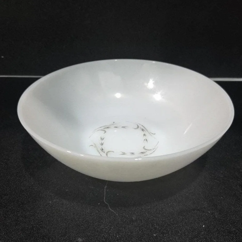 Anchor Hocking Silver Wheat‎ Serving Bowl, Suburbia  arvest Pattern Milk Glass